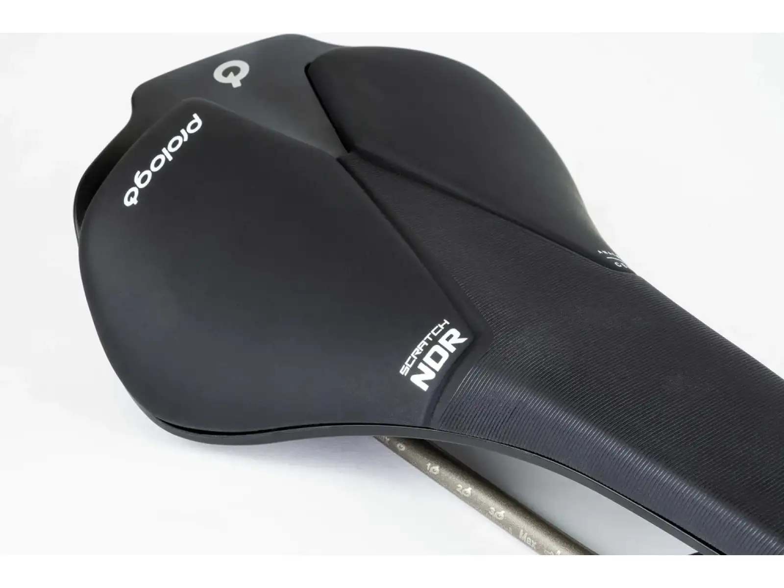 Prologo Scratch NDR Tirox 140 mm sedlo černá