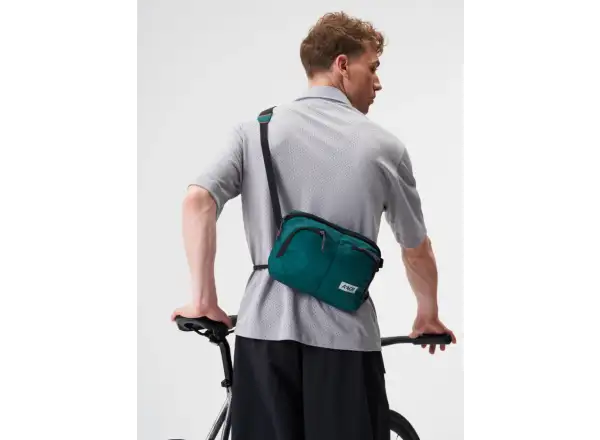 Aevor Sacoche Bag taška přes rameno 4 l Evergreen