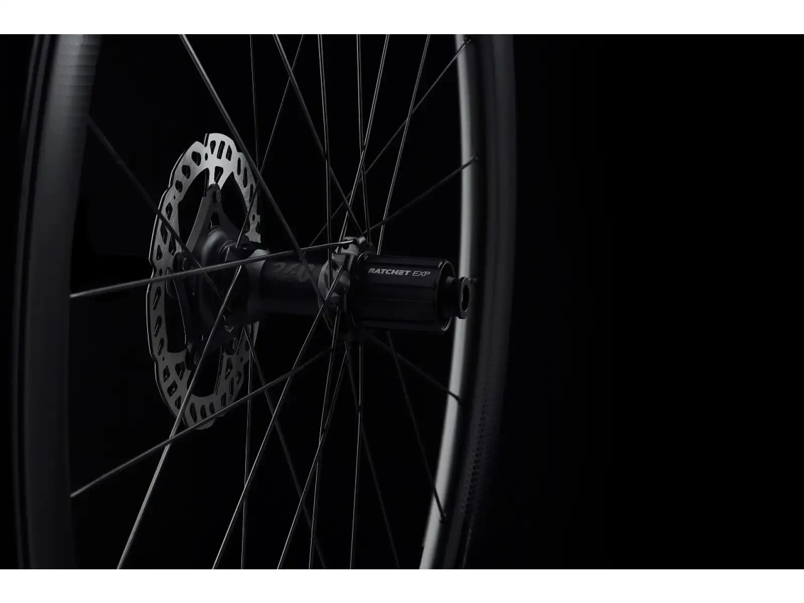 FFWD RYOT44 DT240 2:1 EXP silniční vypletená kola plášťová MattBlack ořech Shimano HG11