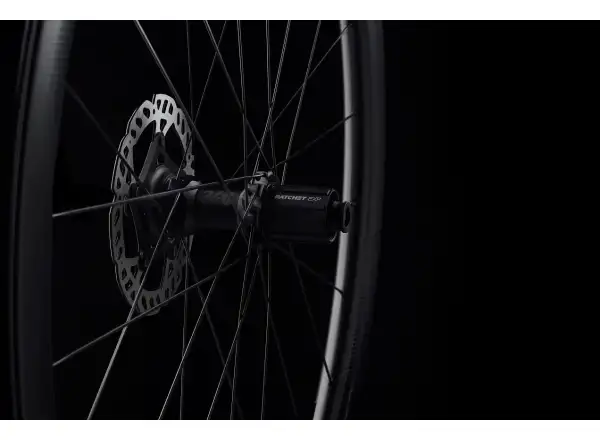 FFWD RYOT44 DT240 2:1 EXP silniční vypletená kola plášťová MattBlack ořech Shimano HG11