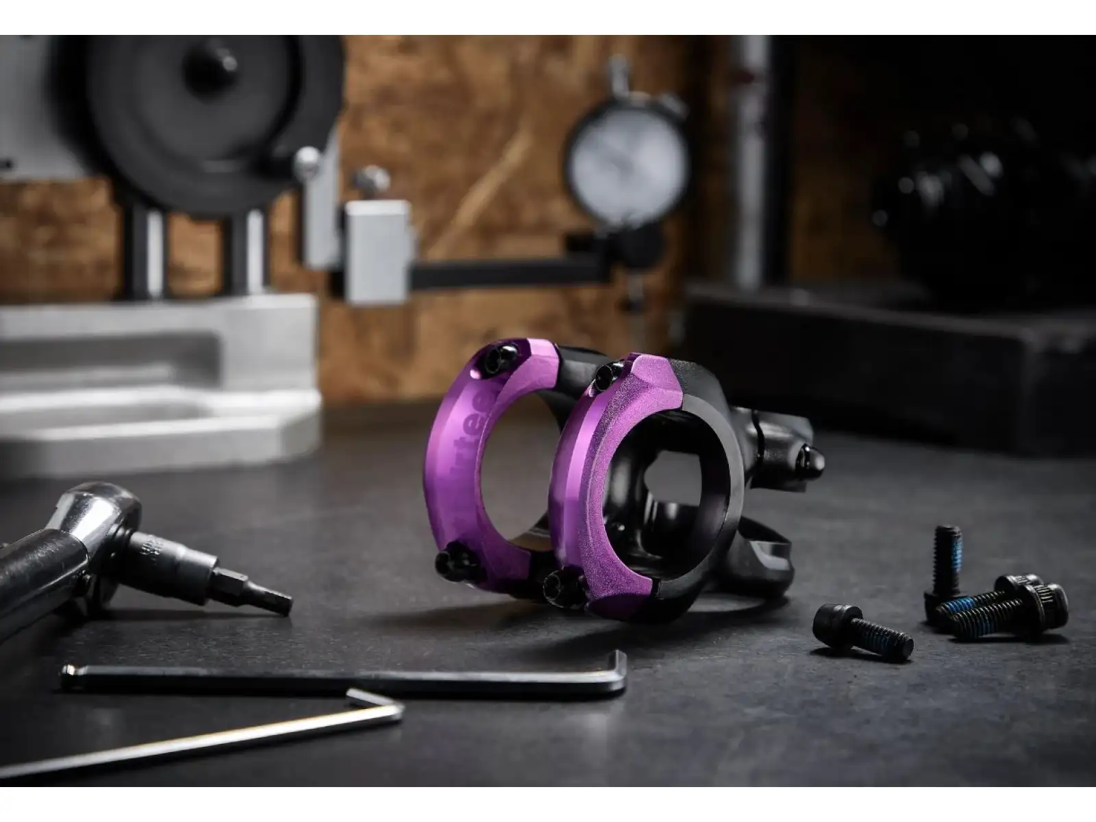 E-13 Plus 35 představec 40 mm Black/Eggplant
