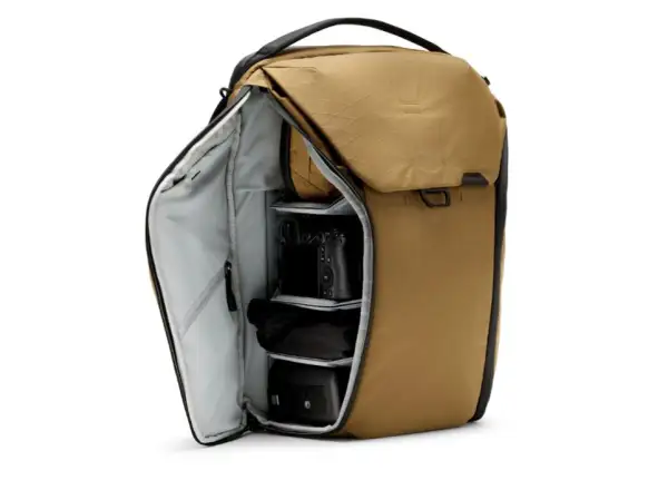 Peak Design Everyday Backpack 30 l batoh Coyote