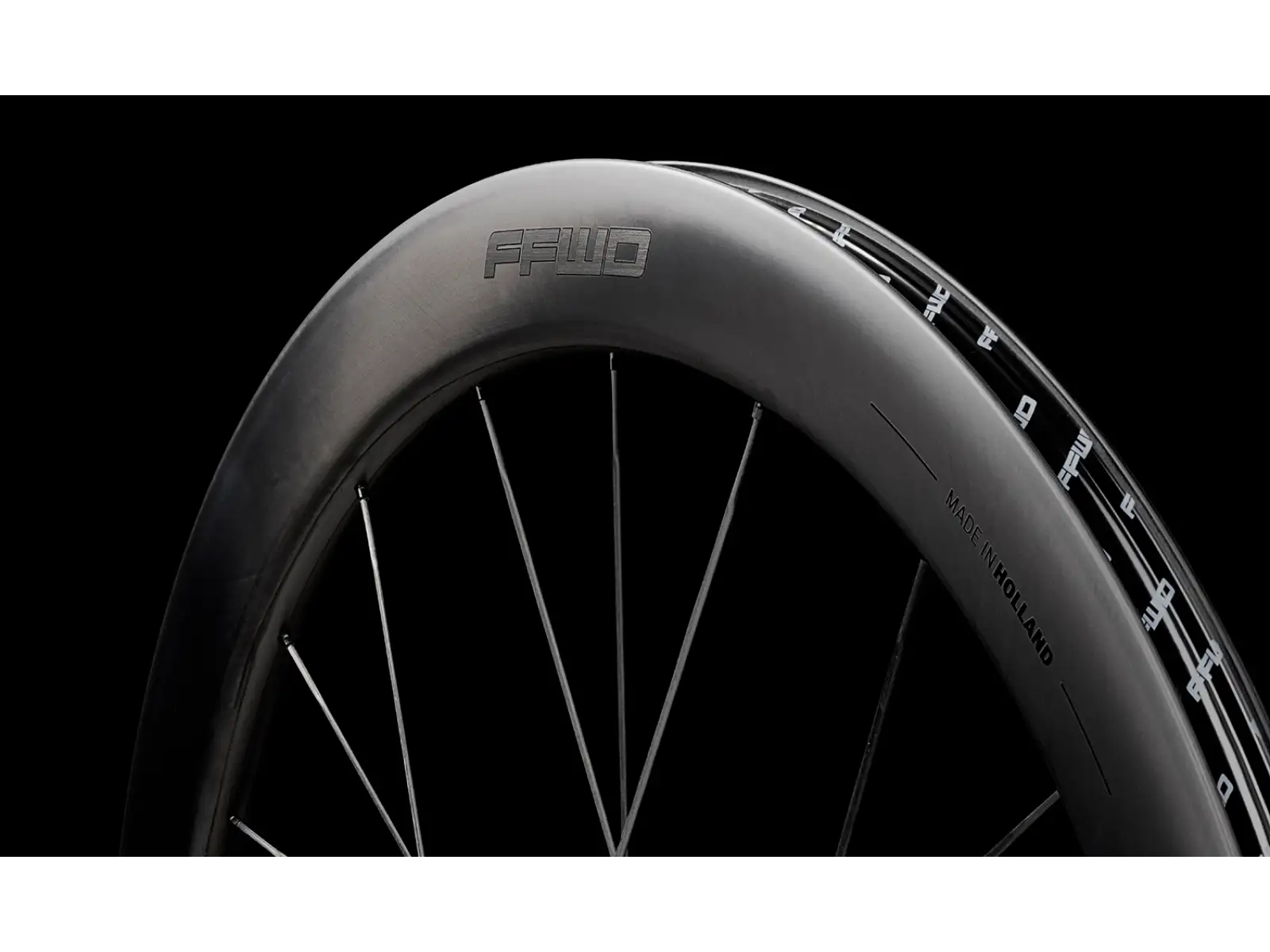 FFWD RAW CS 55 silniční vypletená kola Matt Black