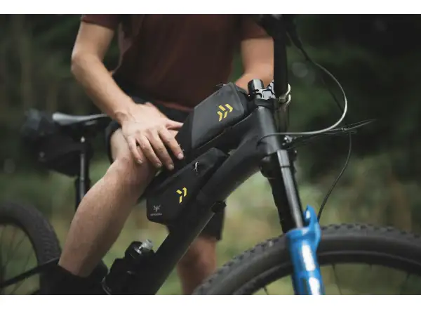 Apidura Backcountry brašna na horní rámovou trubku 1 l