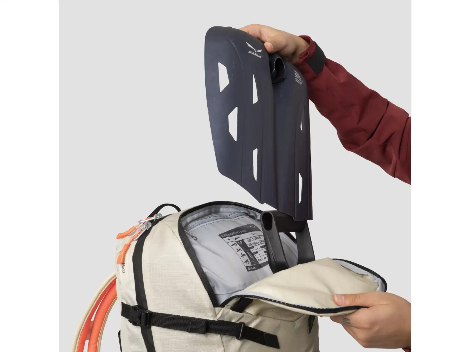 Salewa Sella 24 l dámský batoh Black Out