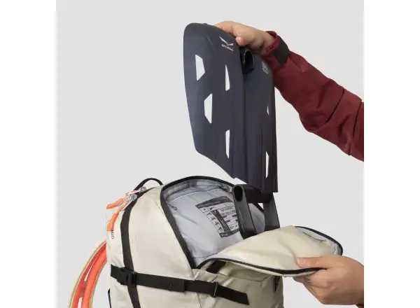 Salewa Sella 24 l dámský batoh Black Out