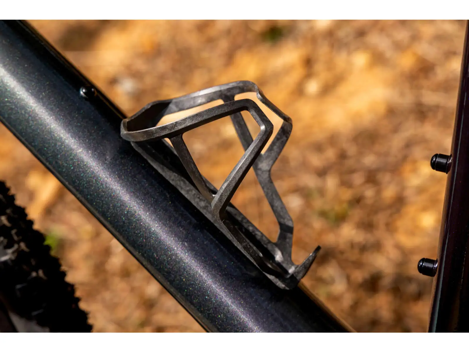 Giant Airway Elite Matt košík na láhev Black/Gloss silver