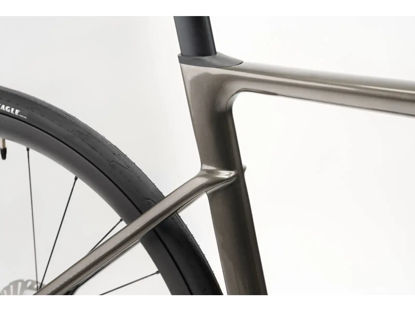 Isaac Boson 105 Di2 + FFWD Tyro 2 silniční kolo Sonic Silver