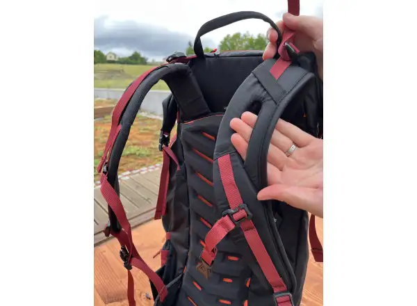 Salewa Puez dámský batoh 32 l + 5 l Syrah/Black Out