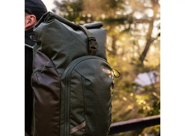 Skladem Novinka Osprey Transporter Roll Top batoh Pine Leaf