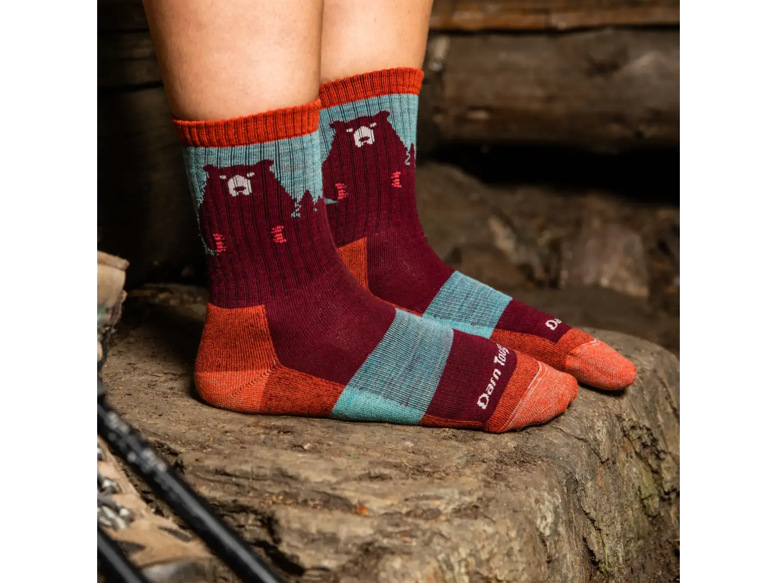 Darn Tough Bear Town Micro Crew Lightweight Cushion dámské ponožky Burgundy