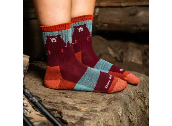 Darn Tough Bear Town Micro Crew Lightweight Cushion dámské ponožky Burgundy