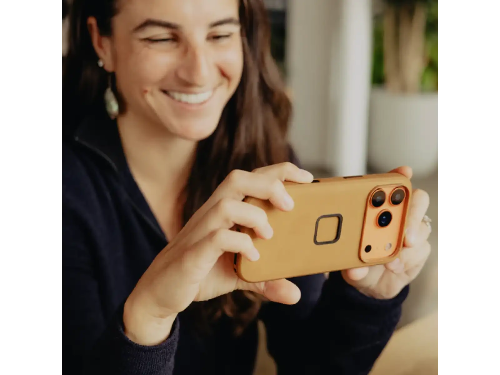 Peak Design Everyday Clarino Case iPhone 17 Pro Tan