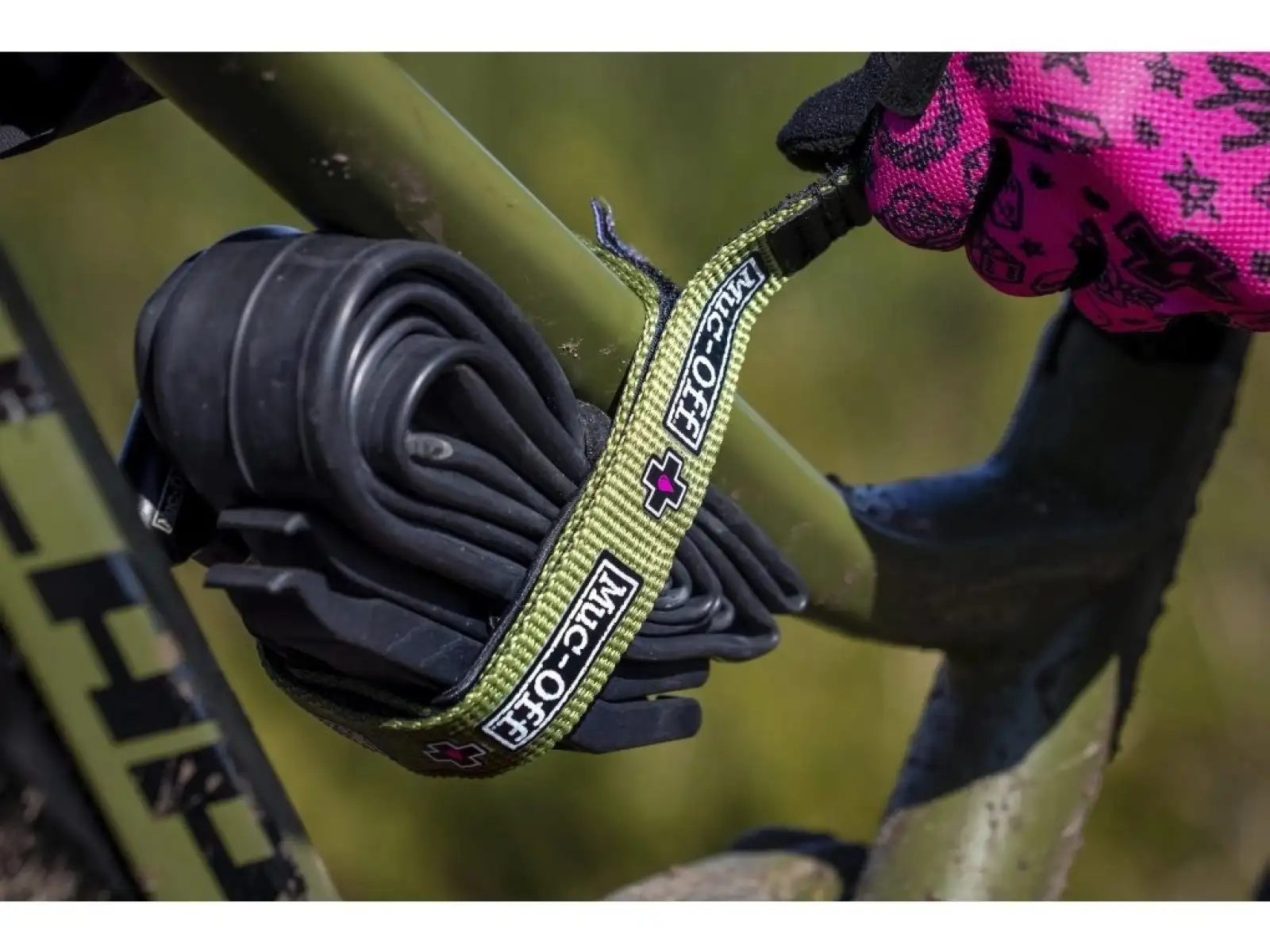Muc Off Utility Frame Strap popruh na uchycení k rámu zelená