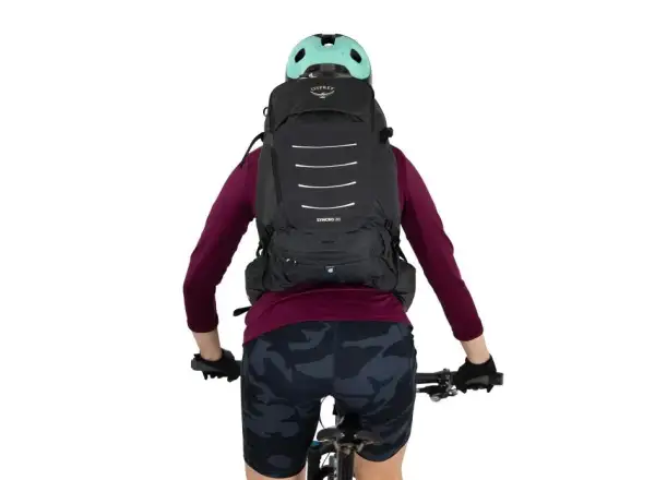 Osprey Syncro 20 batoh Raven Black