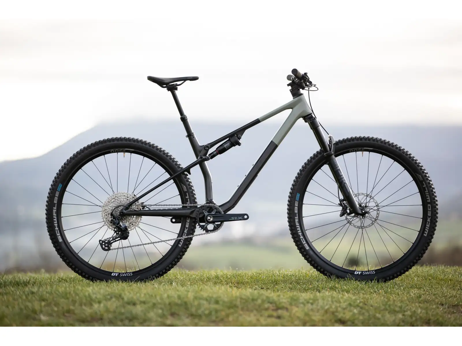 Superior XF 9.6 DC horské kolo Matte Carbon/Grey