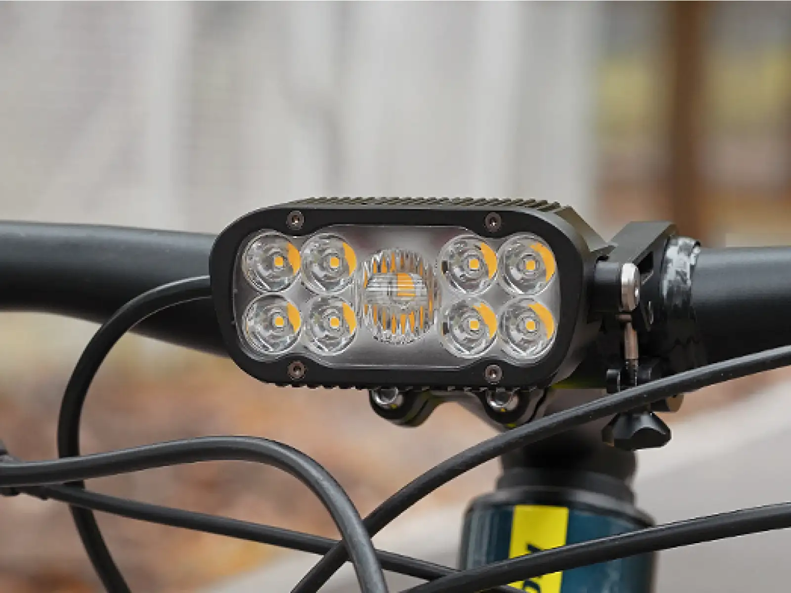 Ravemen XR6000 přední světlo