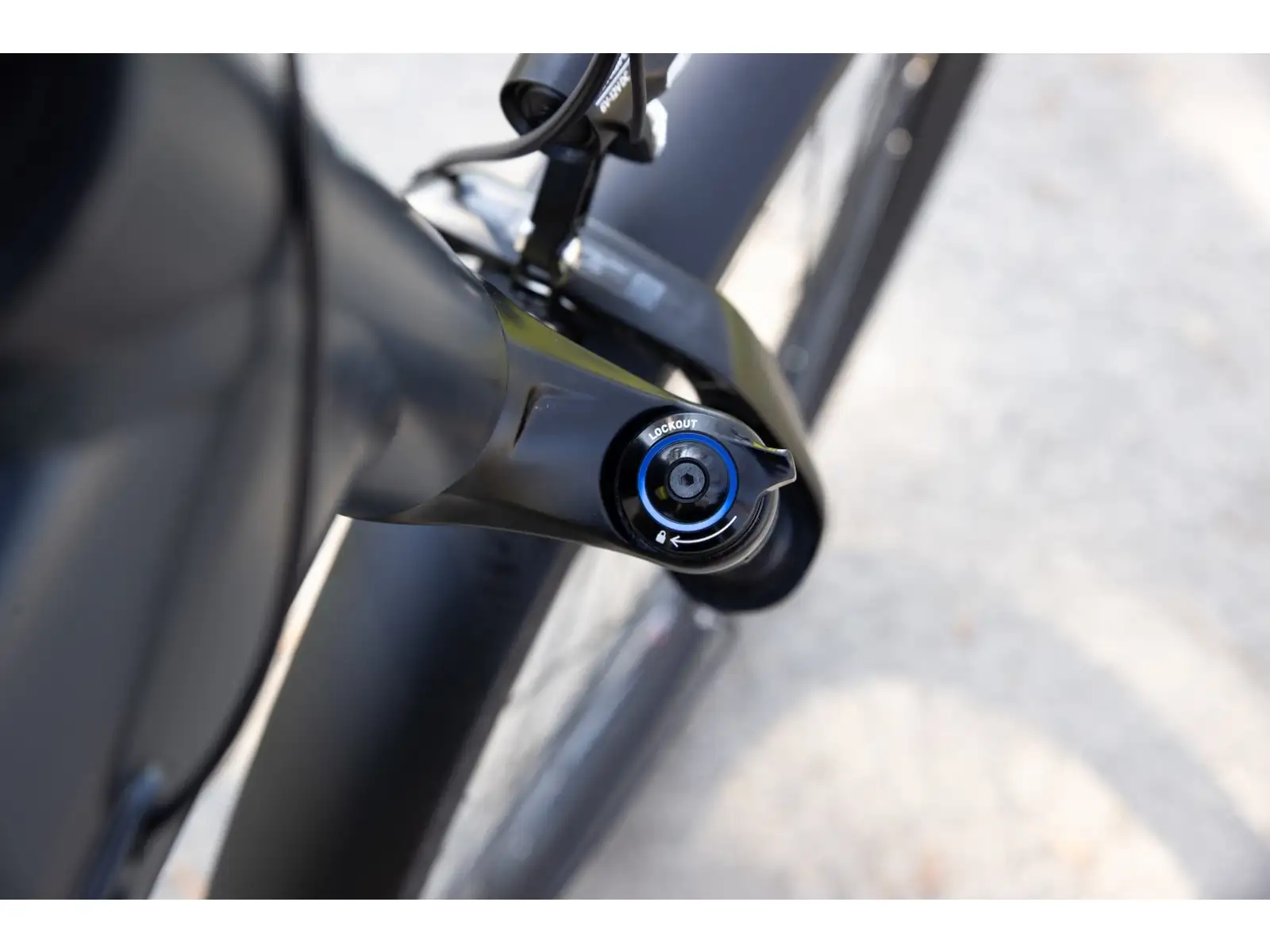 Rock Machine eRokk B90T nízkonástupové elektrokolo Matte Nightstrom Blue