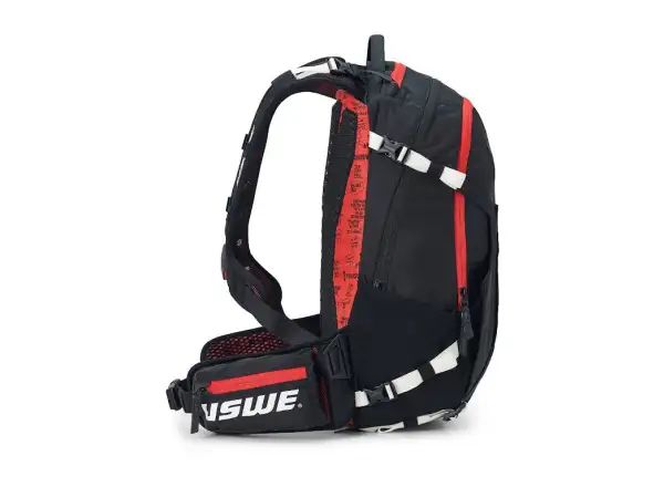 USWE Flow 16 batoh s chráničem páteře Black/Red 16l vel. S