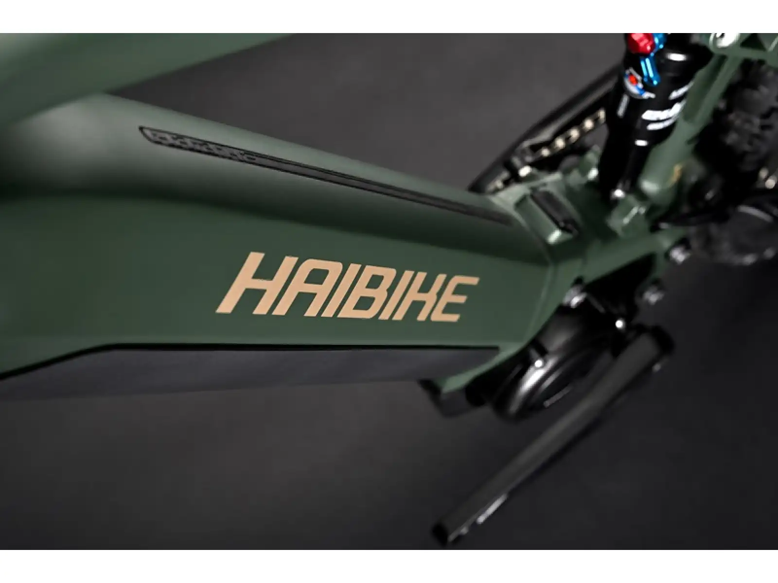 Haibike Alltrail 4 Matte Green/Gold Blue celoodpružené elektrokolo