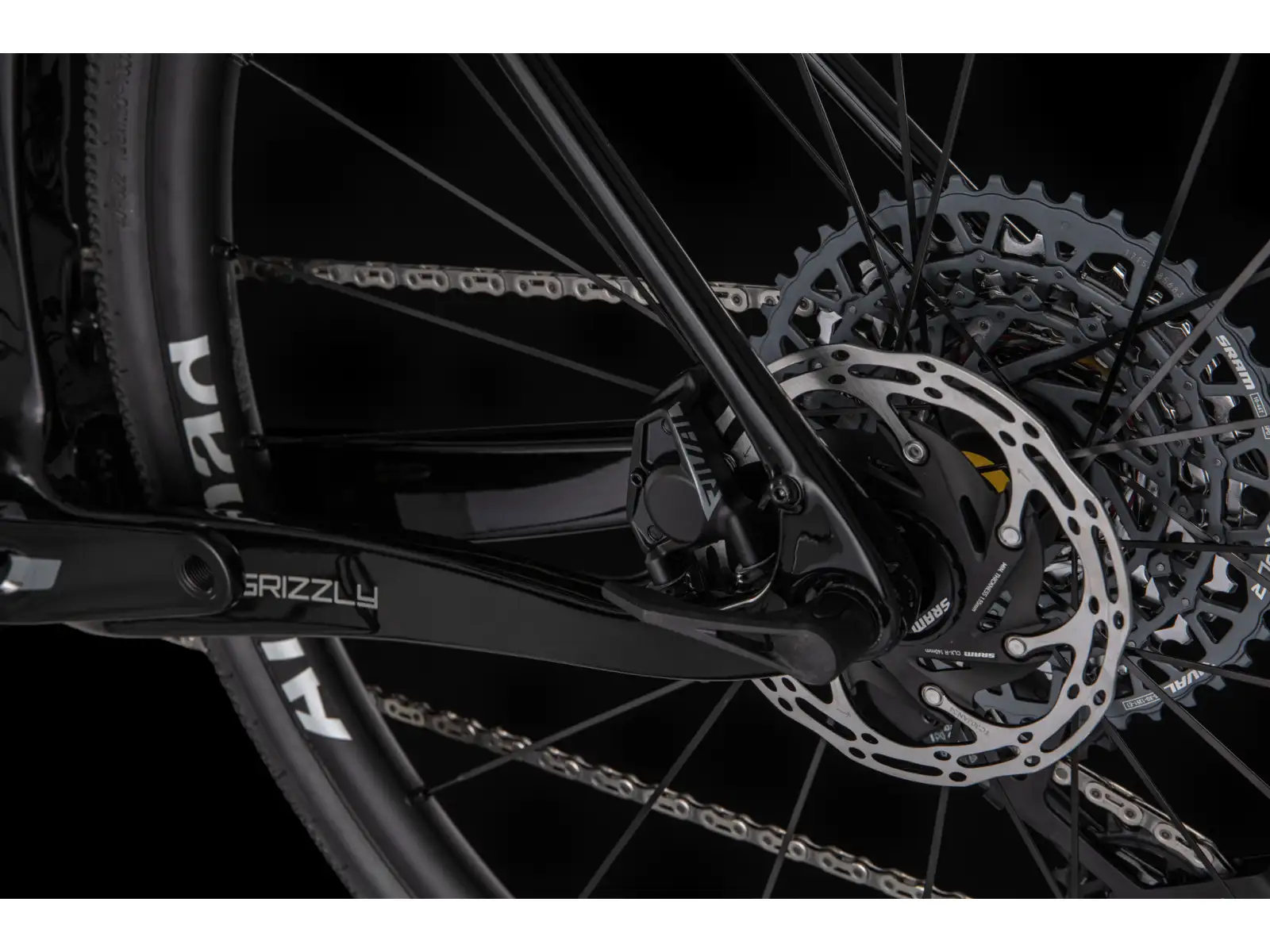 4Ever Grizzly AXS gravel kolo black