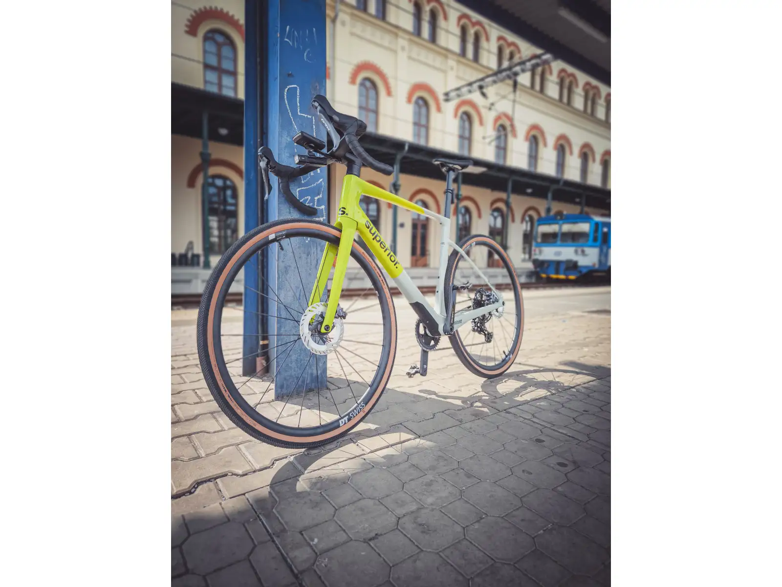Superior XR 9.7 GR Gloss gravel kolo Grey/Racing Yellow