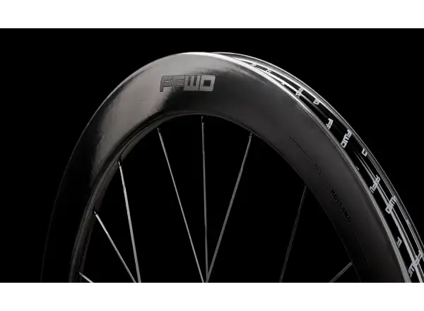 FFWD RAW CS 55 silniční vypletená kola Gloss Black