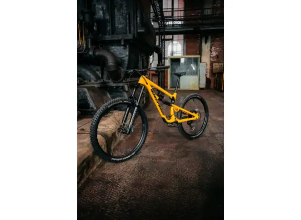 Nukeproof Mega 297 Pro Alloy Eagle 90 celoodpružené kolo Yellow