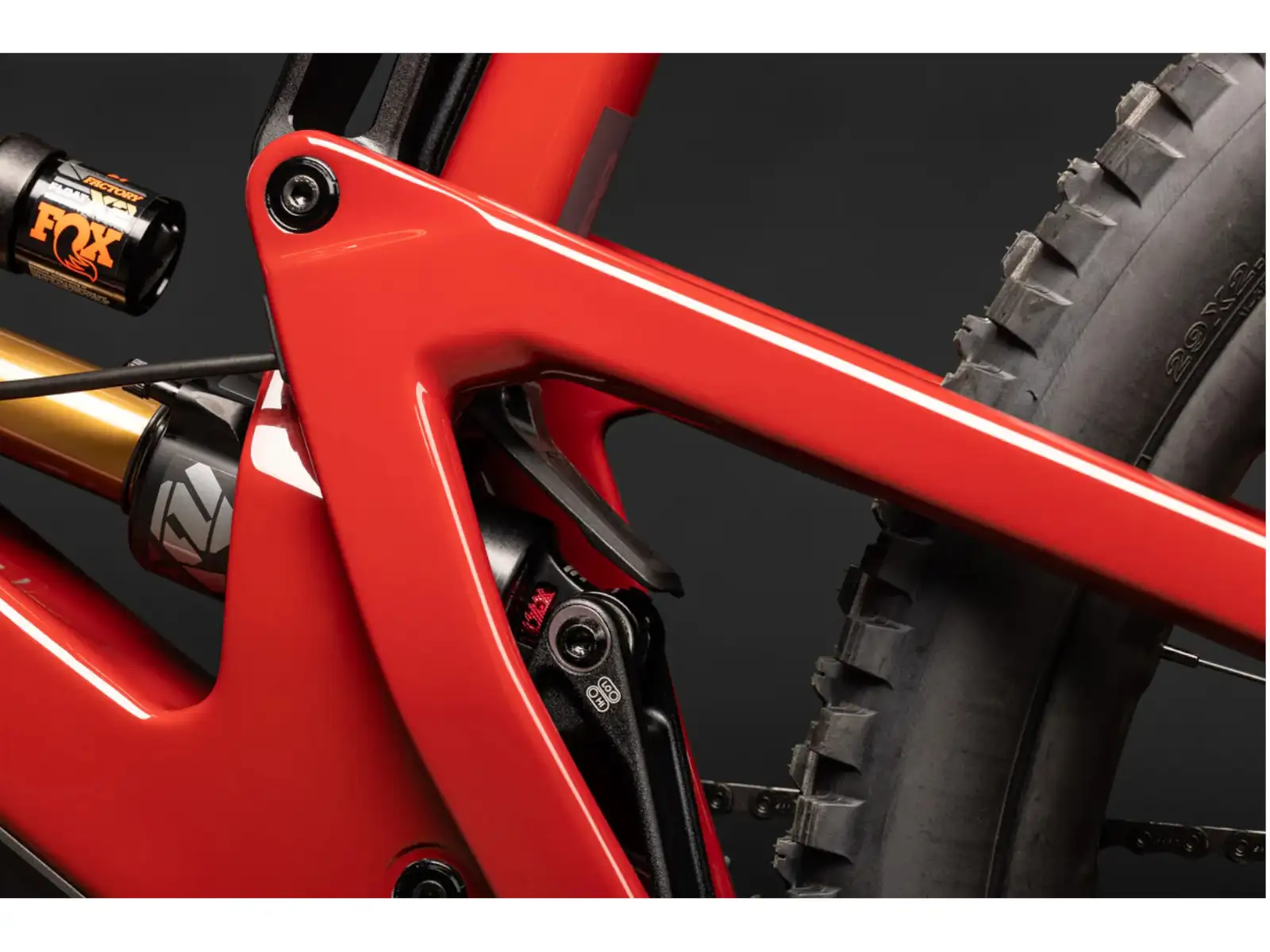 Santa Cruz Megatower 2 CC X0 AXS celoodpružené kolo Gloss Crimson