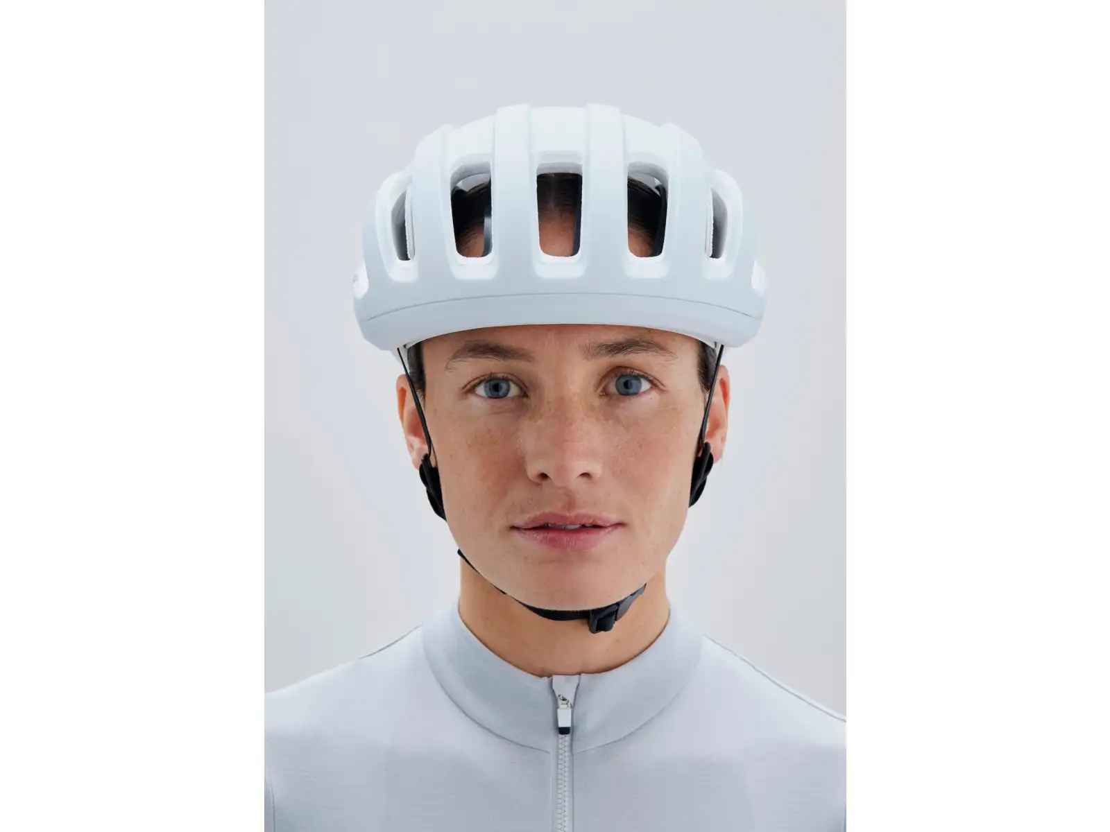 POC Amidal silniční přilba Hydrogen White Matt