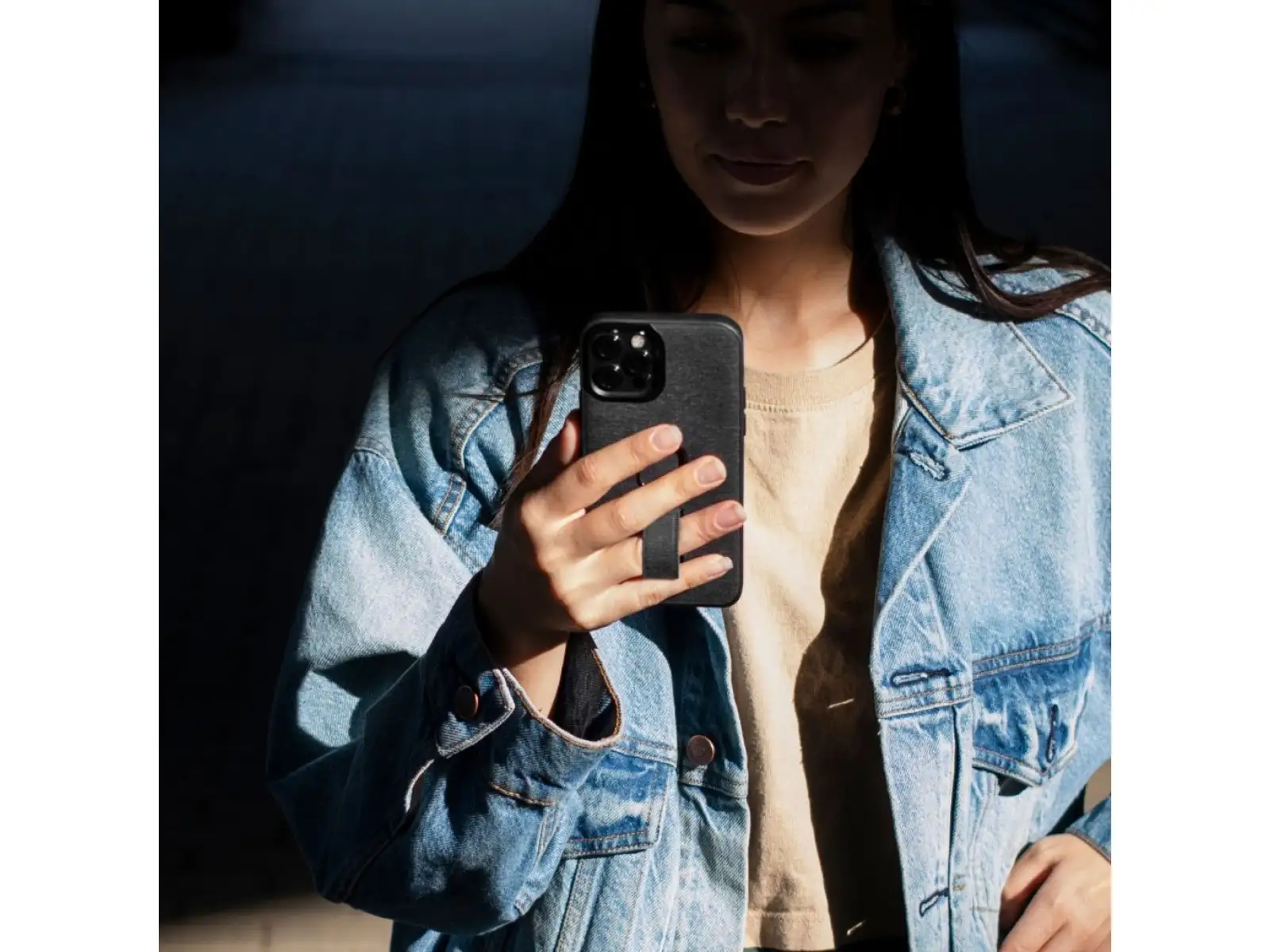 Peak Design Everyday Loop V2 kryt pro iPhone 15 Pro Charcoal