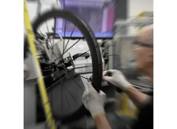 Mavic Comete 50 Disc CL silniční vypletená kola ořech Shimano HG11