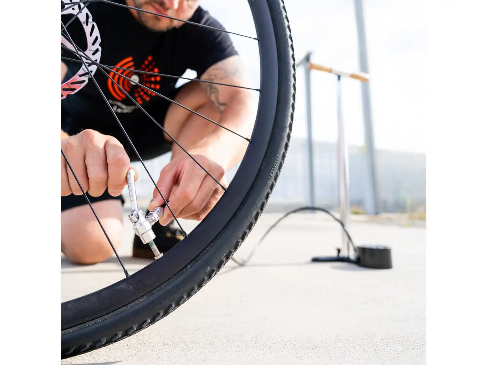 Lezyne Alloy Floor Drive 3.5 dílenská pumpa s hlavicí Presta Pro