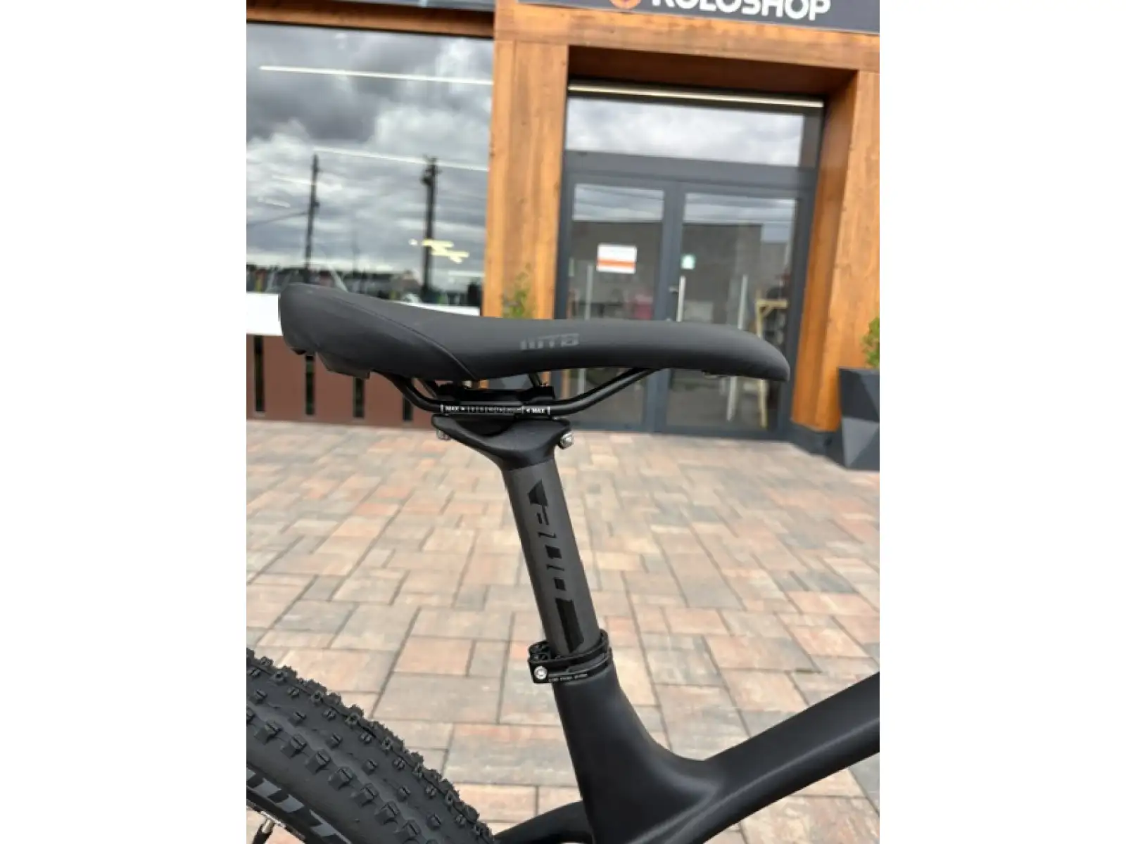 Rock Machine BLIZZ CRB 30-29 horské kolo Black/Grey VZOREK