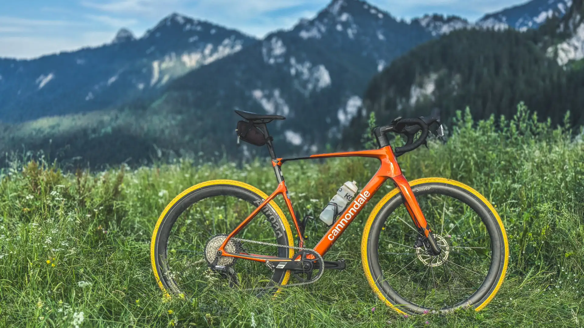 Dravý parťák do každého terénu: Podrobná recenze Cannondale SuperX