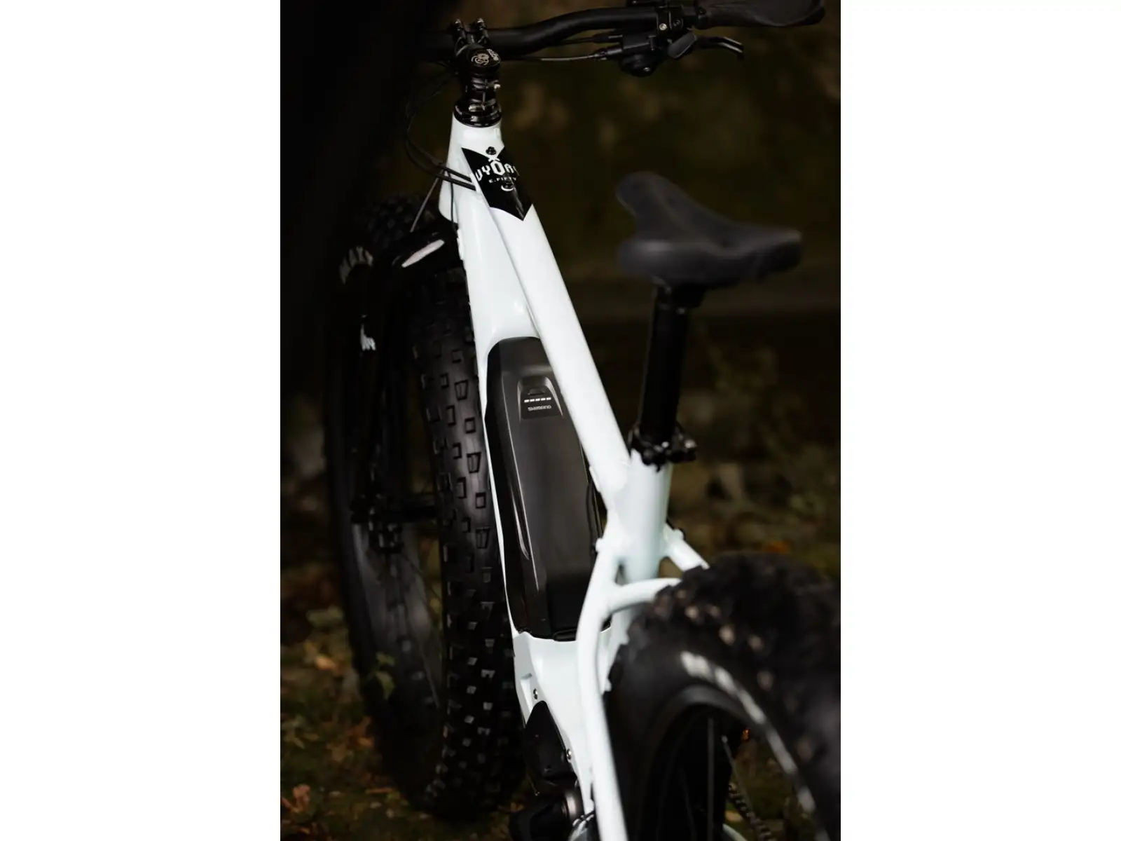 Rock Machine VYÖRY e50 S fatbike elektrokolo Gloss White/Black VZOREK