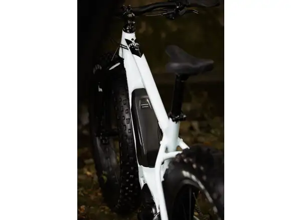 Rock Machine VYÖRY e50 S fatbike elektrokolo Gloss White/Black VZOREK