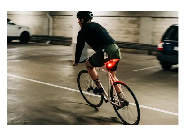 Knog Blinder Mini zadní blikačka Love