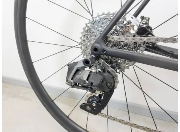 Specialized Aethos Comp Rival eTap AXS Satin Carbon silniční kolo