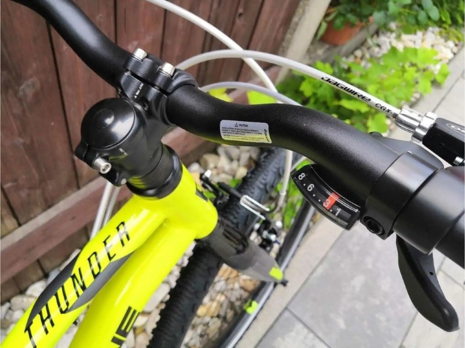 Rock Machine Thunder 24 Gloss Radioactive Yellow/Black/Dark Grey dětské kolo