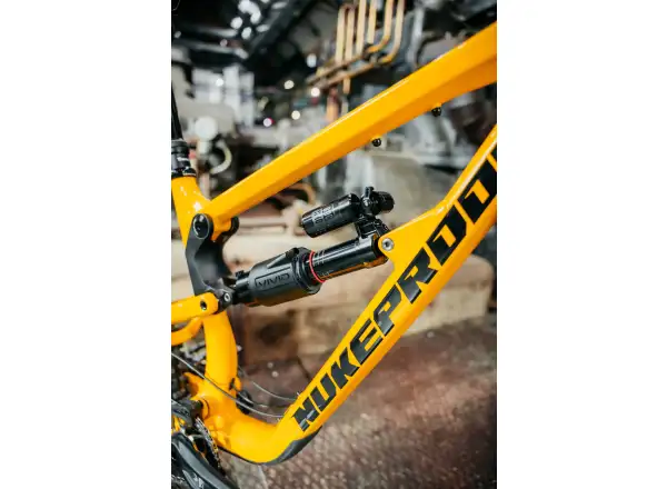 Nukeproof Mega 297 Pro Alloy Eagle 90 celoodpružené kolo Yellow