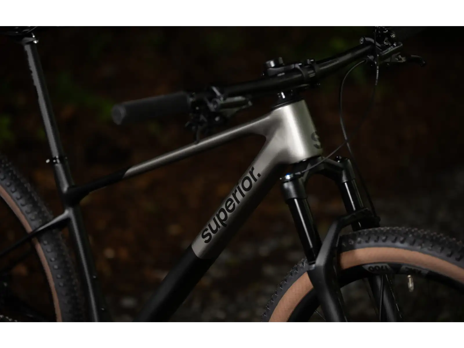 Superior XP 9.8 horské kolo Matte Carbon/Dark Chrome