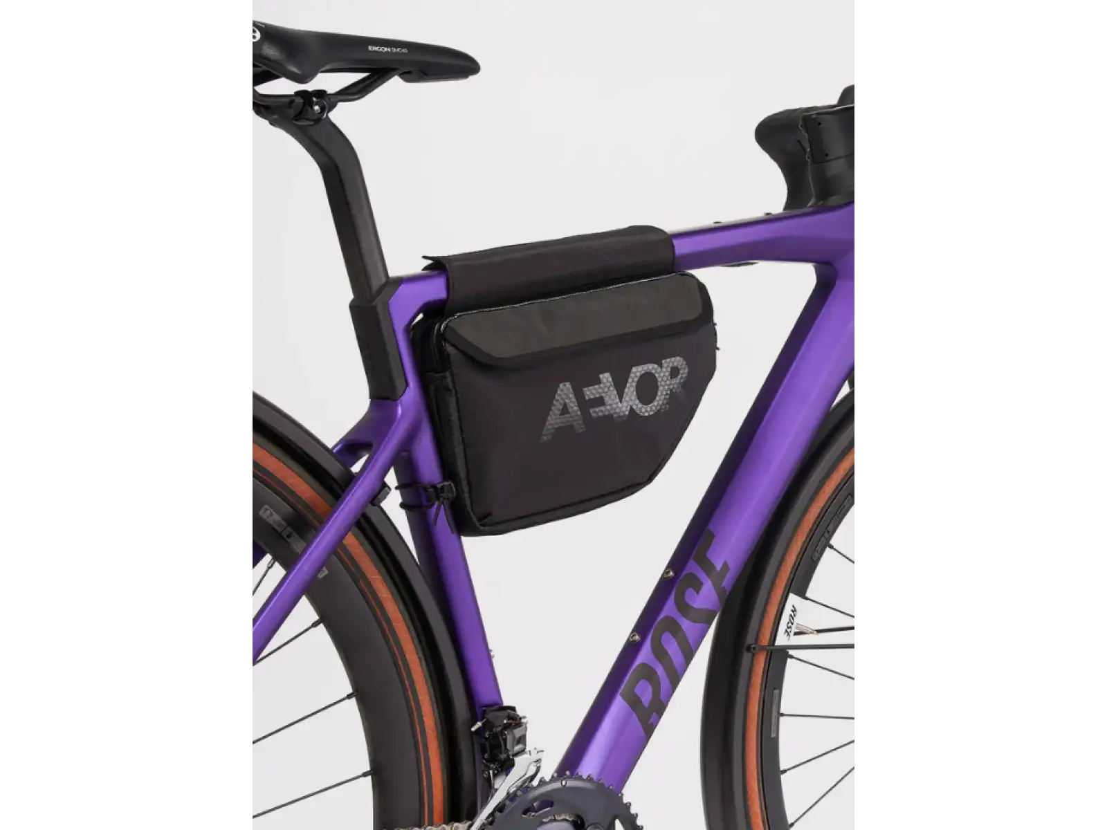 Aevor Bike Frame Bag brašna do rámu / přes rameno Proof Black