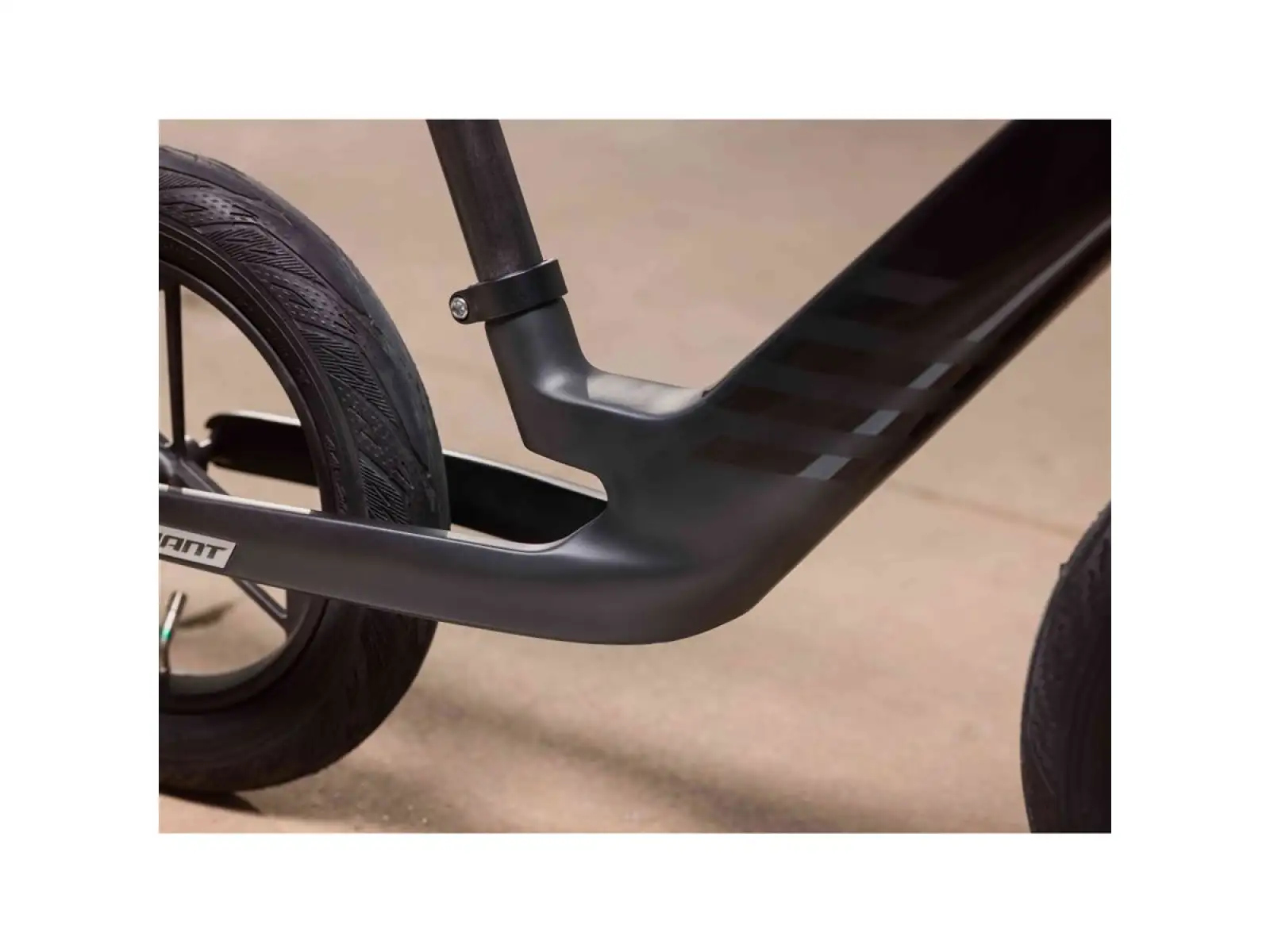 Giant PRE RCARBON PUSH BIKE dětské odrážedlo
