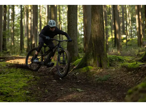 Giant Stance 2026 horské kolo Black