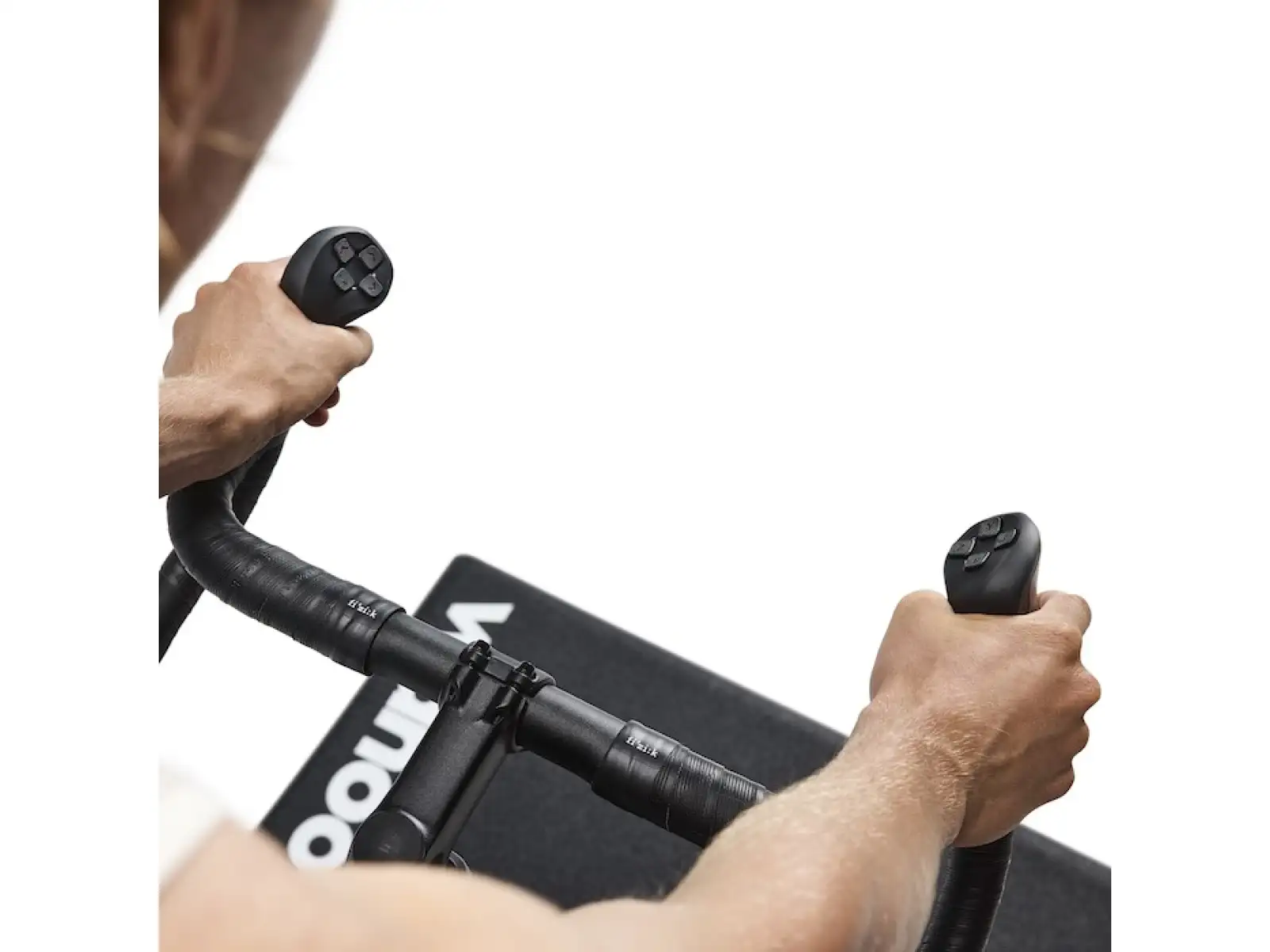Wahoo KICKR Bike Pro Smart Bike trenažer