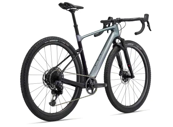 Giant Revolt X Advanced Pro 0 gravel kolo Airglow Black Currant
