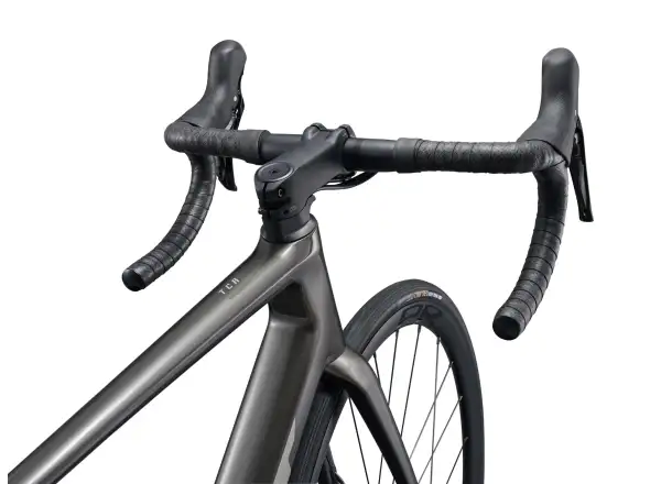 Giant TCR Advanced 2 KOM silniční kolo Stealth Chrome