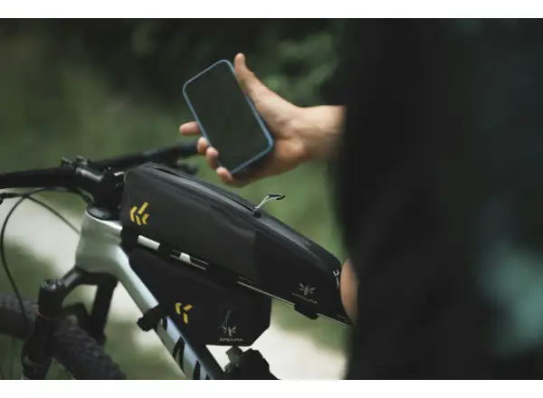 Apidura Backcountry brašna na rámovou trubku 1,8 l