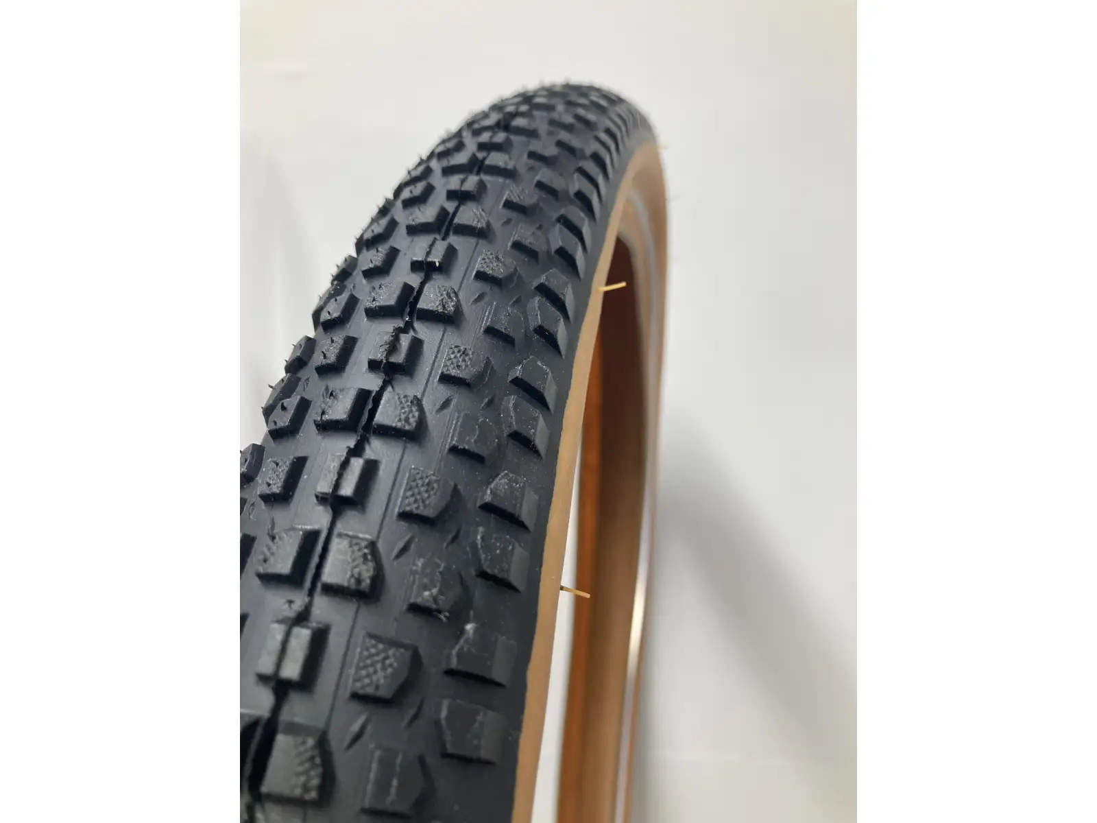 WTB Nine Line 29x2,25" MTB plášť drát černá/hnědá - Z KOLA